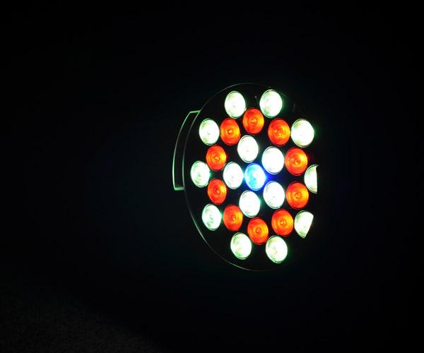 La parità di colore pieno RGBW 4 in-1 LED può fase del night-club DMX delle luci che accende il CA 220V/240V