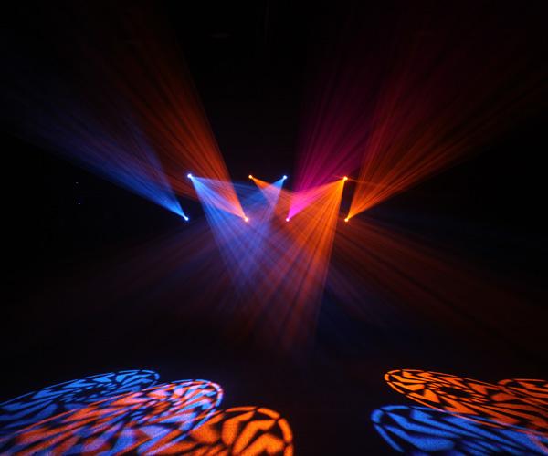 Mini fase del punto 50W LED che accende le luci della discoteca del carrello di DMX per il club/partito/Antivari
